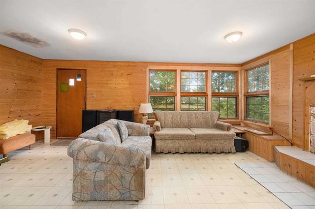 80 Maple Grove Rd, House detached with 2 bedrooms, 1 bathrooms and 2 parking in Kawartha Lakes ON | Image 6