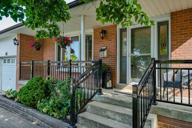 63 Conference Blvd, House detached with 4 bedrooms, 2 bathrooms and 3 parking in Toronto ON | Image 23