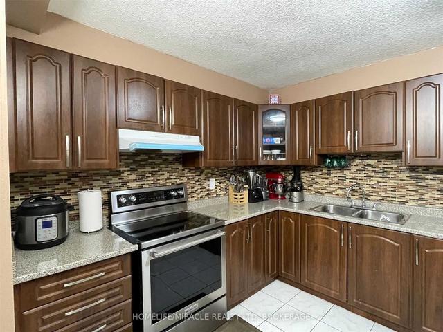 506 - 49 Silverstone Dr, Condo with 3 bedrooms, 2 bathrooms and 1 parking in Toronto ON | Image 9