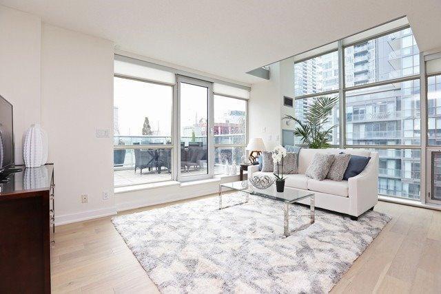 Lph20 - 36 Blue Jays Way, Condo with 2 bedrooms, 2 bathrooms and 1 parking in Toronto ON | Image 4