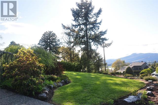 1136 Viewtop Rd, House detached with 3 bedrooms, 3 bathrooms and 2 parking in North Cowichan BC | Image 19
