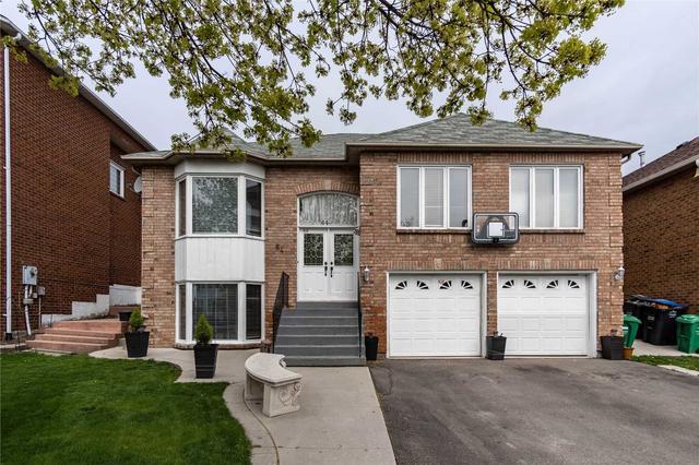 64 Leeward Dr, House detached with 3 bedrooms, 3 bathrooms and 4 parking in Brampton ON | Image 1