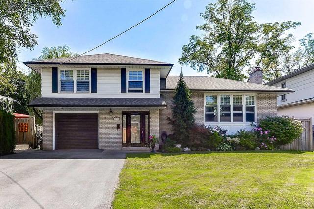 656 Trafford Cres, House detached with 2 bedrooms, 3 bathrooms and 6 parking in Oakville ON | Image 1
