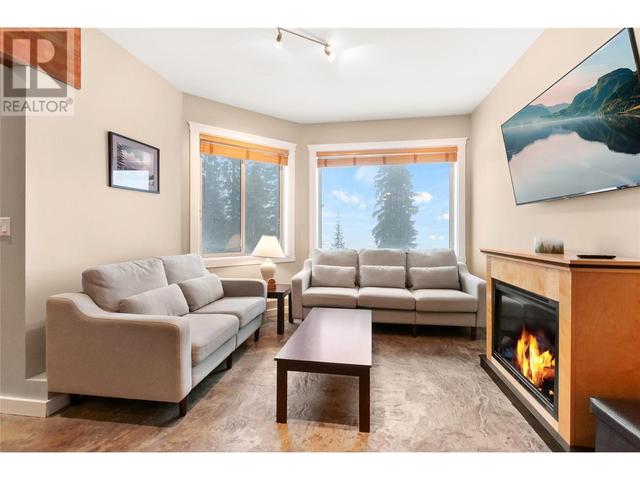 11 - 306 Creekview Road, House attached with 2 bedrooms, 1 bathrooms and 1 parking in Okanagan Similkameen I BC | Image 4