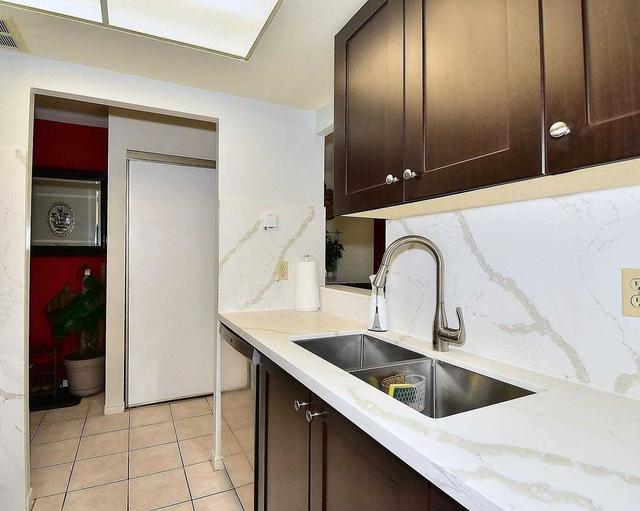 906 - 5 Greystone Walk Dr, Condo with 2 bedrooms, 1 bathrooms and 37 parking in Toronto ON | Image 5