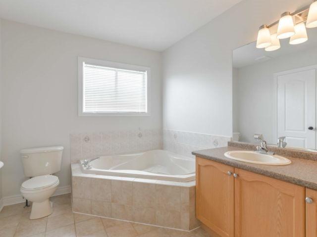 27 Moraine Dr, House detached with 3 bedrooms, 4 bathrooms and 2 parking in Vaughan ON | Image 11