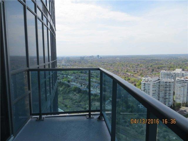 2807 - 7171 Yonge St W, Condo with 2 bedrooms, 2 bathrooms and 1 parking in Markham ON | Image 8