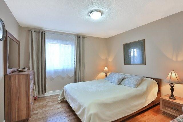 3211 Valcourt Cres, House detached with 4 bedrooms, 4 bathrooms and 4 parking in Mississauga ON | Image 14