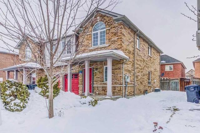 122 Starhill Cres, House semidetached with 3 bedrooms, 3 bathrooms and 2 parking in Brampton ON | Image 2