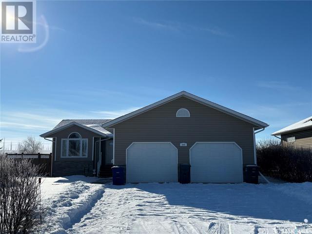 205 3rd Avenue S, House detached with 3 bedrooms, 2 bathrooms and null parking in Hepburn SK | Image 1