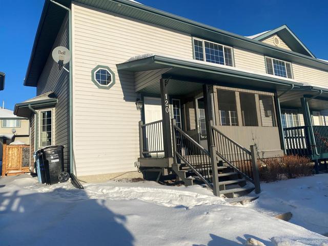 120 Sirius Avenue, Home with 3 bedrooms, 2 bathrooms and 4 parking in Wood Buffalo AB | Image 4
