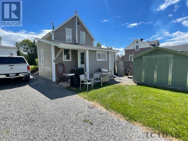 49 Fifth Ave, House detached with 3 bedrooms, 2 bathrooms and null parking in Englehart ON | Image 5