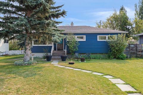 50 Malibou Road Sw, House detached with 4 bedrooms, 1 bathrooms and 2 parking in Calgary AB | Card Image