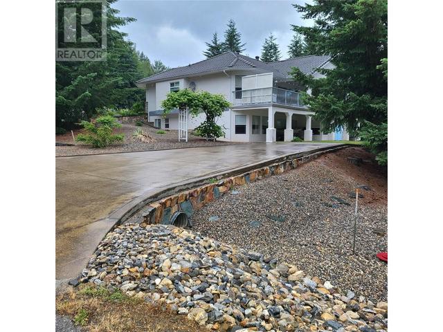 2588 Glenmount Place, House detached with 4 bedrooms, 4 bathrooms and 2 parking in Columbia Shuswap C BC | Image 50
