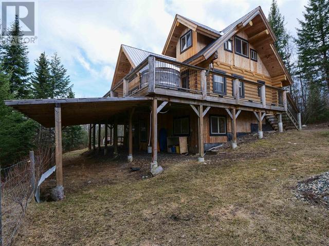 1686 Brennen Road, House detached with 3 bedrooms, 3 bathrooms and null parking in Cariboo B BC | Image 8