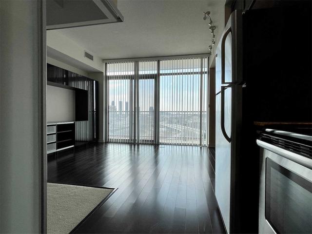 1007 - 105 The Queensway Ave, Condo with 1 bedrooms, 1 bathrooms and 1 parking in Toronto ON | Image 4