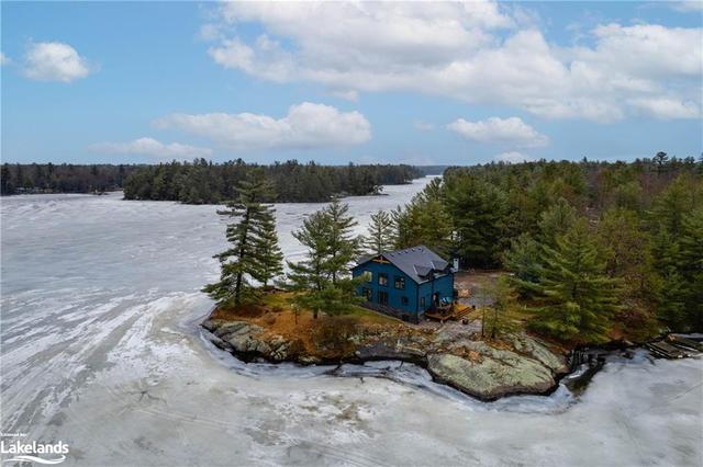 1044 Russells Lane, House detached with 4 bedrooms, 3 bathrooms and 6 parking in Gravenhurst ON | Image 3