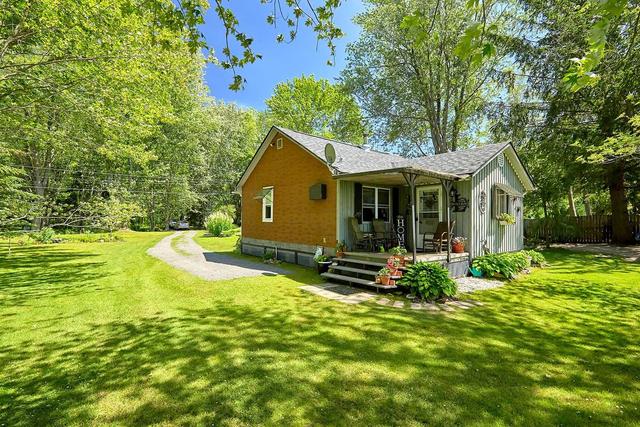 1017 Wonder Beach Rd, House detached with 2 bedrooms, 1 bathrooms and 10 parking in Muskoka Lakes ON | Image 3