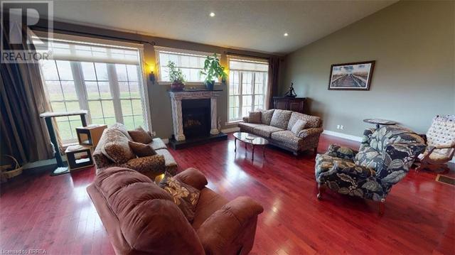 357 East River Road, House detached with 6 bedrooms, 3 bathrooms and 12 parking in Brant ON | Image 11