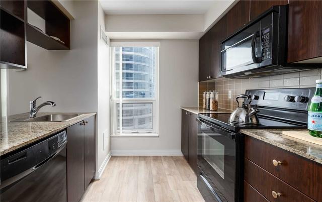 1002 - 151 Village Green Sq, Condo with 2 bedrooms, 2 bathrooms and 1 parking in Toronto ON | Image 3