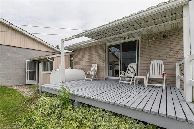 4288 Highway 2 Highway, House detached with 3 bedrooms, 1 bathrooms and 15 parking in Kingston ON | Image 11