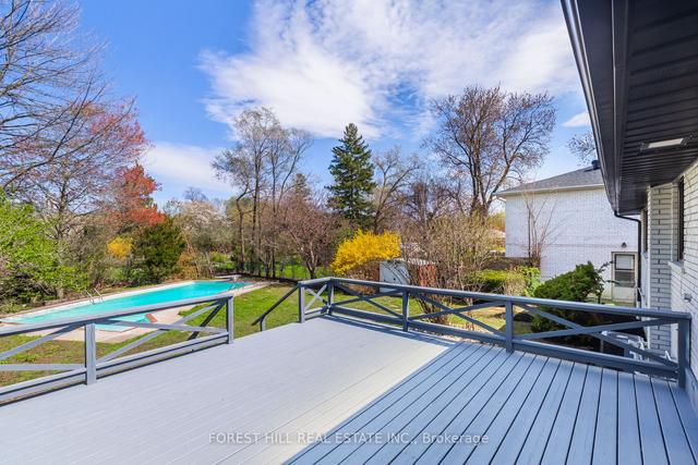 15 Cobden St, House detached with 3 bedrooms, 3 bathrooms and 6 parking in Toronto ON | Image 9