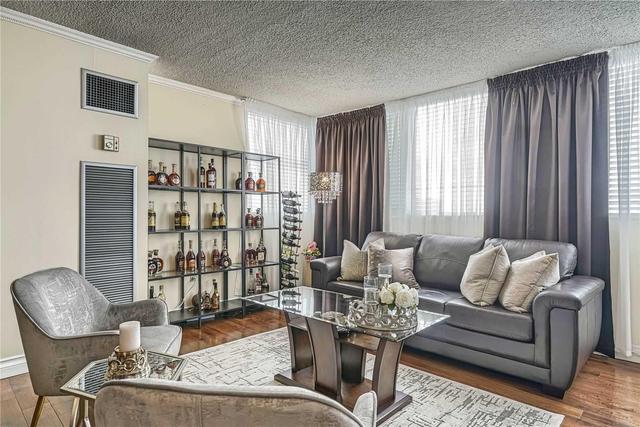 2202 - 80 Antibes Dr, Condo with 3 bedrooms, 2 bathrooms and 1 parking in Toronto ON | Image 10