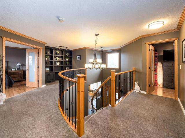916 Woodbine Boulevard Sw, House detached with 3 bedrooms, 3 bathrooms and 5 parking in Calgary AB | Image 19