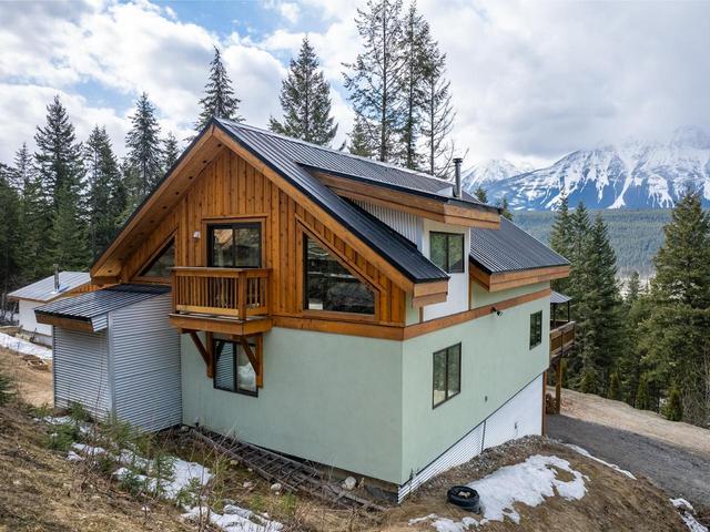 2360 Trans Canada Highway N, House detached with 4 bedrooms, 2 bathrooms and null parking in Columbia Shuswap A BC | Image 31