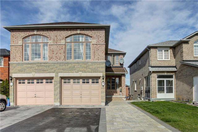 19 Bridlepath St, House semidetached with 3 bedrooms, 4 bathrooms and 3 parking in Richmond Hill ON | Image 1