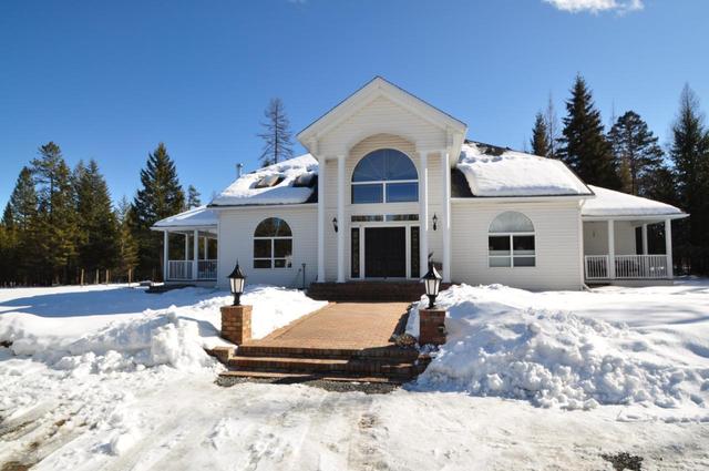 2490 Wilson Road, House detached with 4 bedrooms, 4 bathrooms and null parking in East Kootenay C BC | Card Image