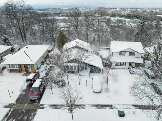 606 Annandale St, House detached with 3 bedrooms, 2 bathrooms and 2 parking in Oshawa ON | Image 28