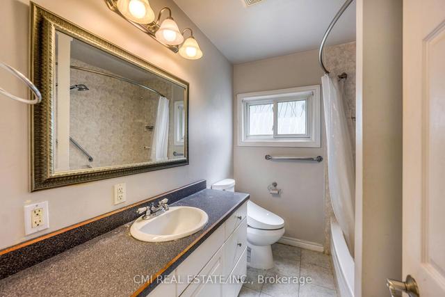 820 Retlaw Dr, House detached with 2 bedrooms, 1 bathrooms and 4 parking in Sarnia ON | Image 15