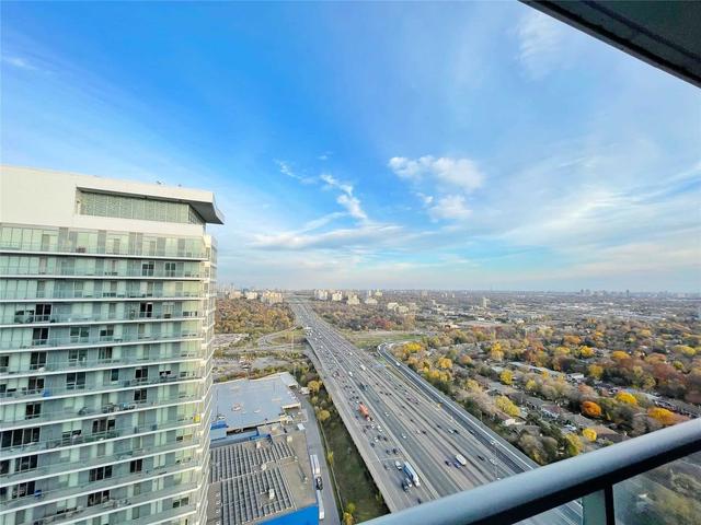 3909 - 115 Mcmahon Dr, Condo with 1 bedrooms, 1 bathrooms and 1 parking in Toronto ON | Image 2