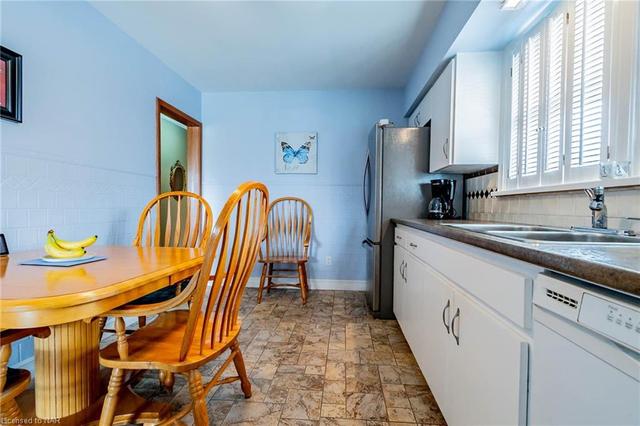 86 Brady Street, House detached with 3 bedrooms, 2 bathrooms and 3 parking in Port Colborne ON | Image 3