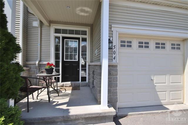 504 Rannoch Private, Townhouse with 3 bedrooms, 3 bathrooms and 2 parking in Ottawa ON | Image 2