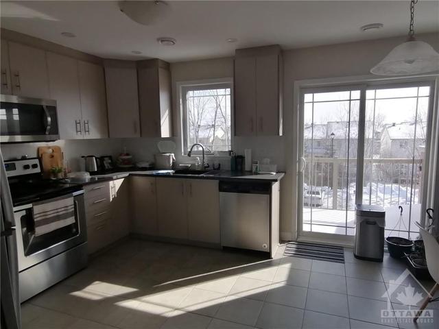 620 Danaca Private, House attached with 2 bedrooms, 3 bathrooms and 1 parking in Ottawa ON | Image 5