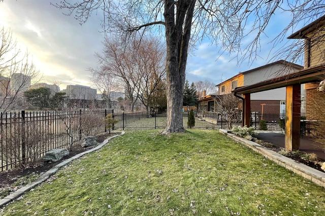 3366 Rhonda Valy, House detached with 4 bedrooms, 3 bathrooms and 4 parking in Mississauga ON | Image 28