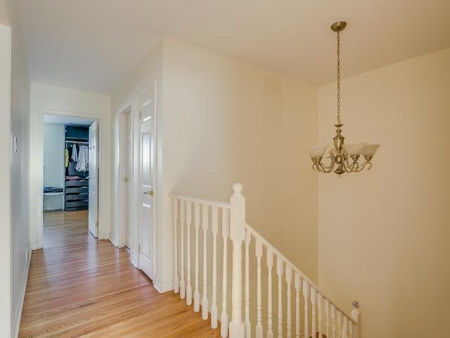 20 Fontainbleau Dr, House semidetached with 4 bedrooms, 4 bathrooms and 2 parking in Toronto ON | Image 7