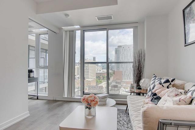 1202 - 297 College St, Condo with 1 bedrooms, 1 bathrooms and 0 parking in Toronto ON | Image 4