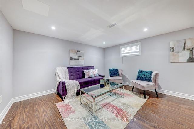 31 Benlight Cres, House detached with 3 bedrooms, 4 bathrooms and 6 parking in Toronto ON | Image 20