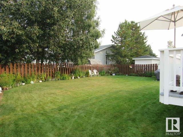 5306 58 Av, House detached with 4 bedrooms, 2 bathrooms and null parking in Barrhead AB | Image 5
