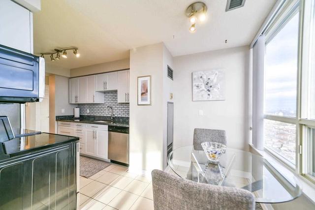 ph 2403 - 400 Webb Dr, Condo with 2 bedrooms, 2 bathrooms and 2 parking in Mississauga ON | Image 6