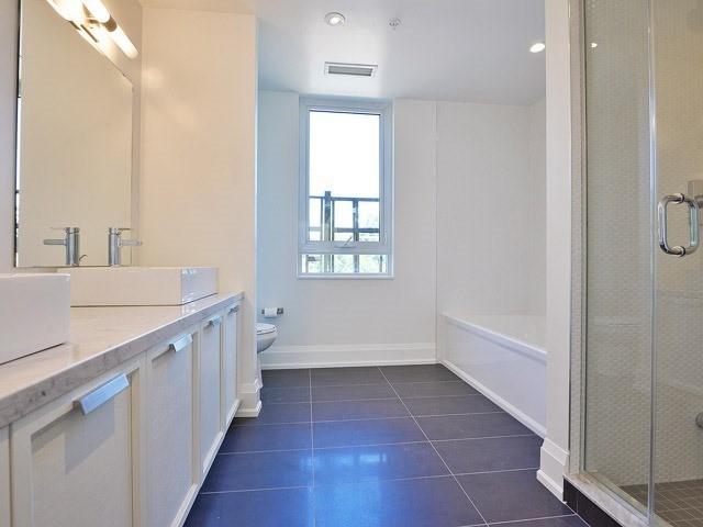 th 1 - 2000 Queen St E, Townhouse with 3 bedrooms, 4 bathrooms and 1 parking in Toronto ON | Image 9
