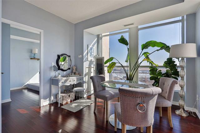 1114 - 628 Fleet St, Condo with 2 bedrooms, 2 bathrooms and 1 parking in Toronto ON | Image 3