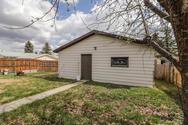 39 Barner Avenue, House detached with 5 bedrooms, 3 bathrooms and 2 parking in Red Deer AB | Image 27