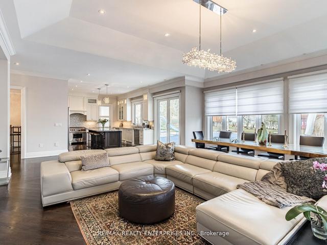 2411 Thorn Lodge Dr, House detached with 4 bedrooms, 5 bathrooms and 13 parking in Mississauga ON | Image 38