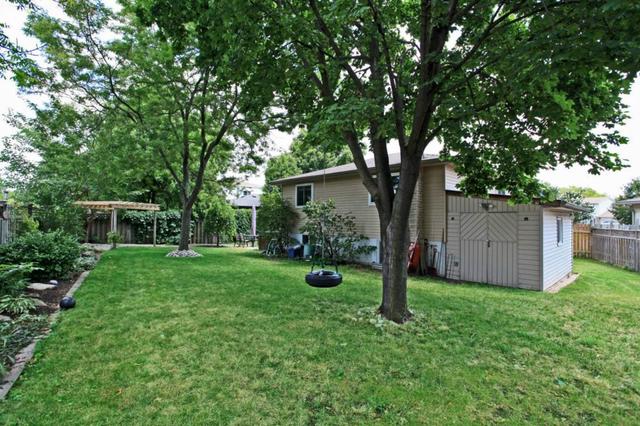 855 Edison Crt, House detached with 3 bedrooms, 2 bathrooms and null parking in Milton ON | Image 6