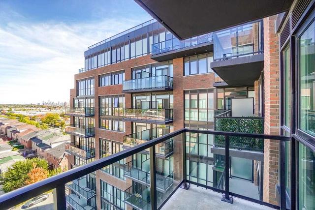 814 - 2300 St Clair Ave W, Condo with 3 bedrooms, 2 bathrooms and 1 parking in Toronto ON | Image 19