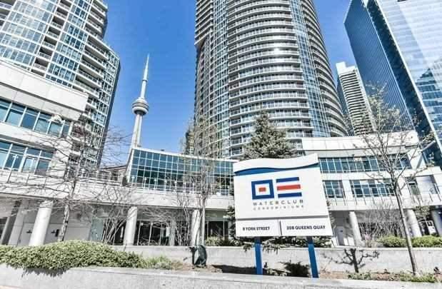 412 - 208 Queens Quay W, Condo with 2 bedrooms, 2 bathrooms and 1 parking in Toronto ON | Image 1